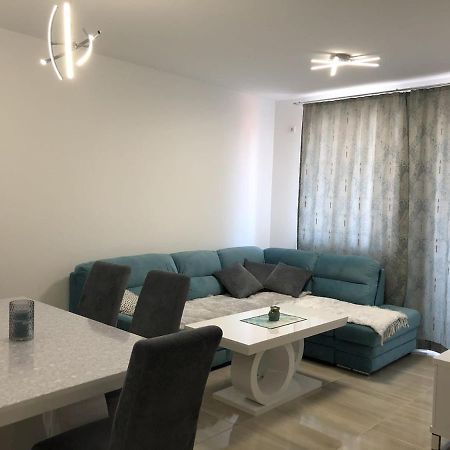Apartman Sims Bijeljina Exteriör bild