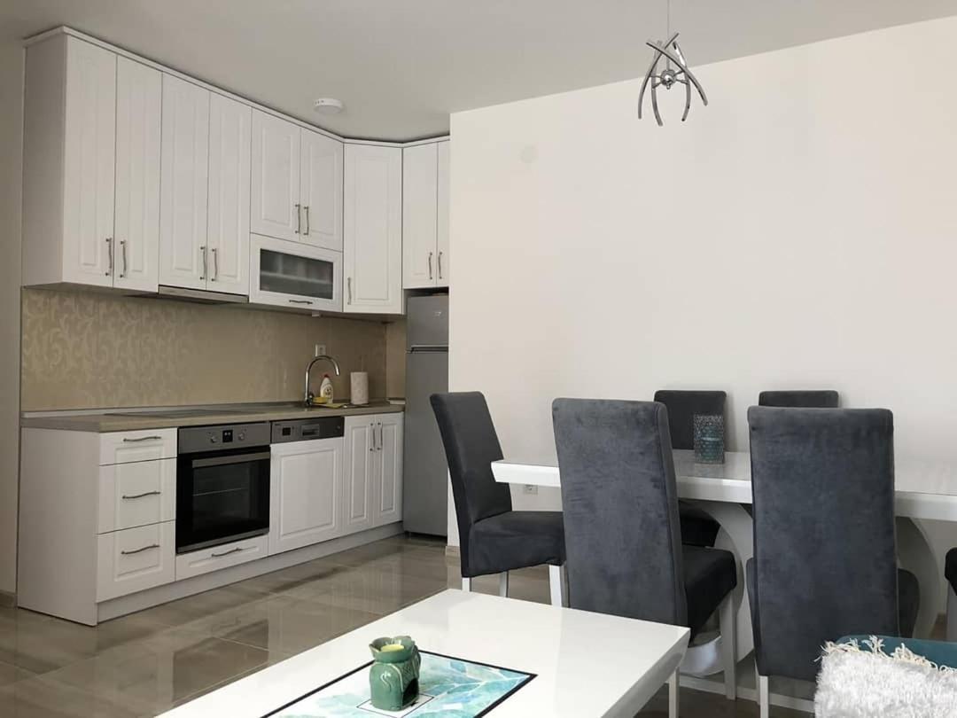 Apartman Sims Bijeljina Exteriör bild