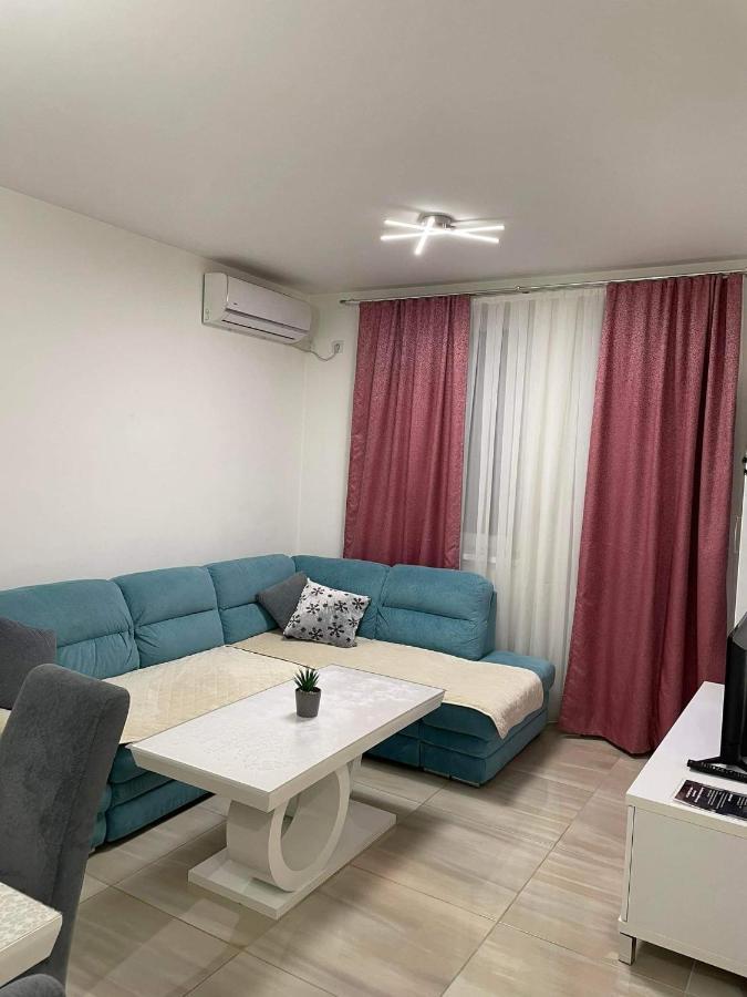 Apartman Sims Bijeljina Exteriör bild
